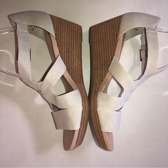 DR. SCHOLL’S Bailey Faux Suede Ankle Wedge Oyster NWOB (11M) - Picture 8 of 16